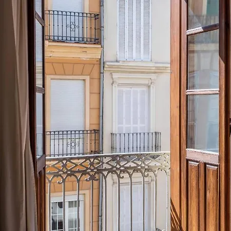 Apartament Carreteria - Design & Comfort - Prime Area